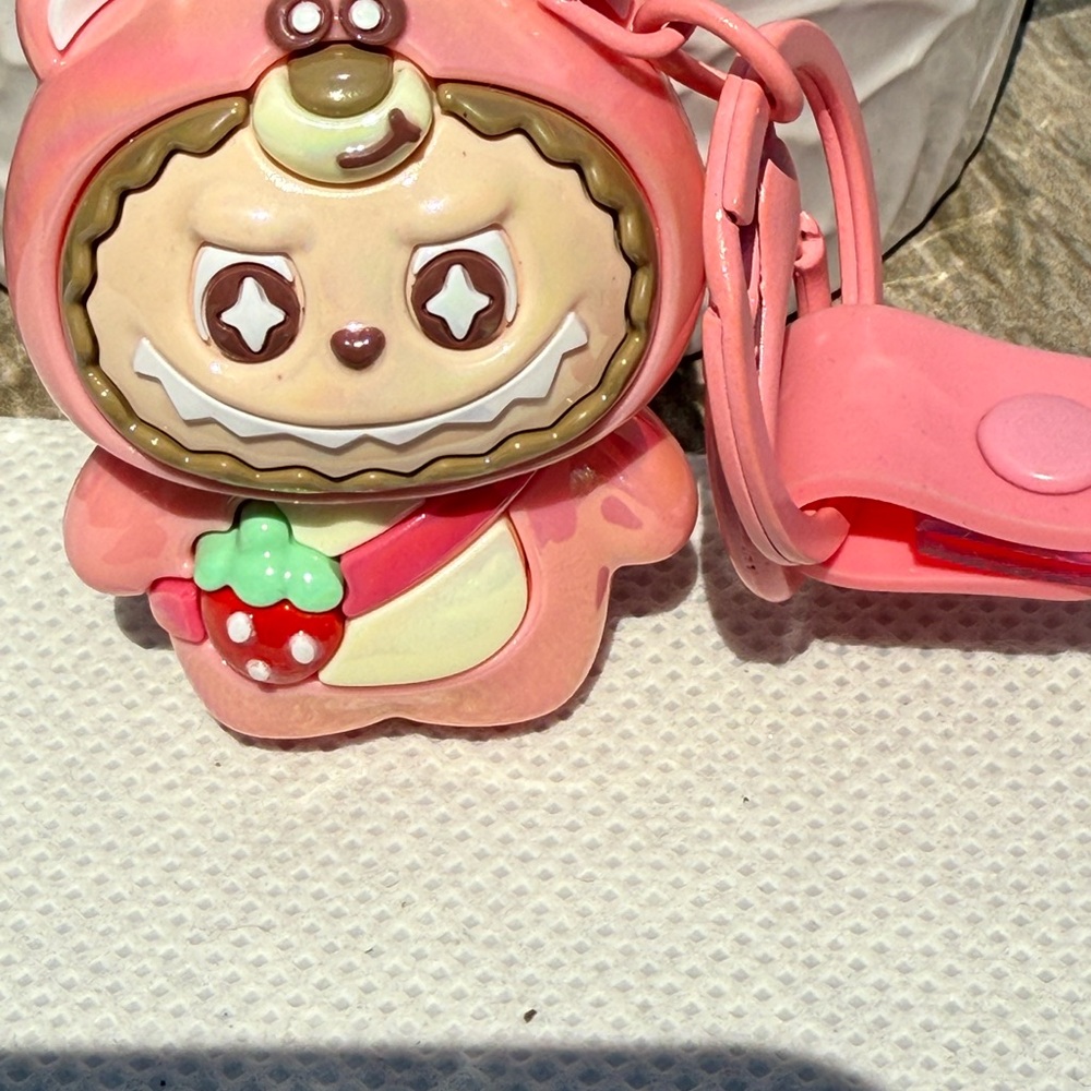 NWT! Labubu Strawberry Pink Bear Labubu Adorable Keychain - Picture 3 of 4